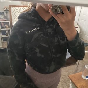 Alphalete crop hoodie